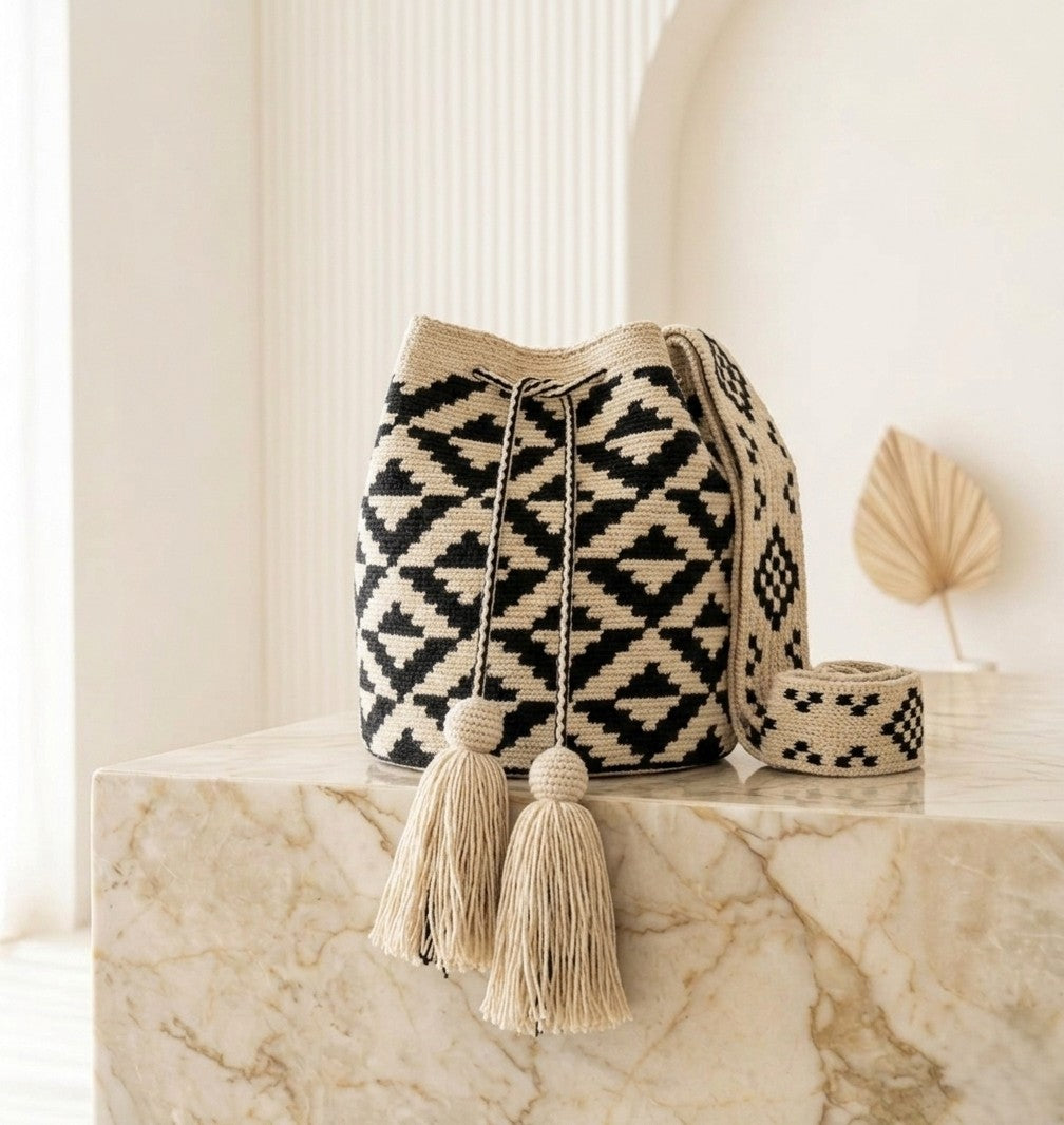 "Labyrinth" Handwoven Wayuu Bucket Bag - Cream & Charcoal Edition