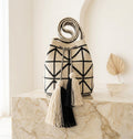 "Kanas Lines" Handwoven Wayuu Bucket Bag - Minimalist Black & Sand Edition